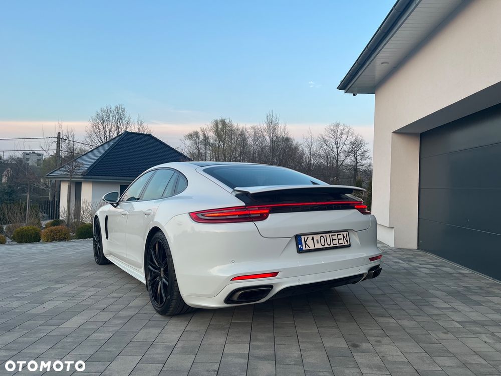 Porsche Panamera 4 - 12