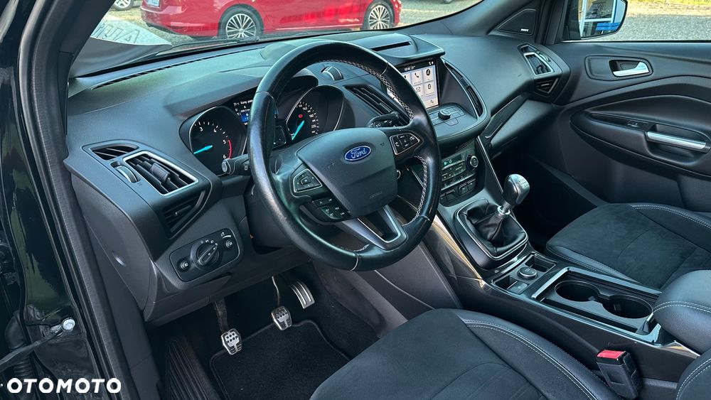 Ford Kuga 2.0 TDCi 4x4 ST-Line - 13