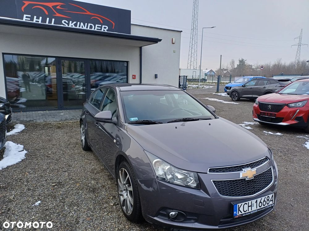 Chevrolet Cruze 1.8 LT+ - 9