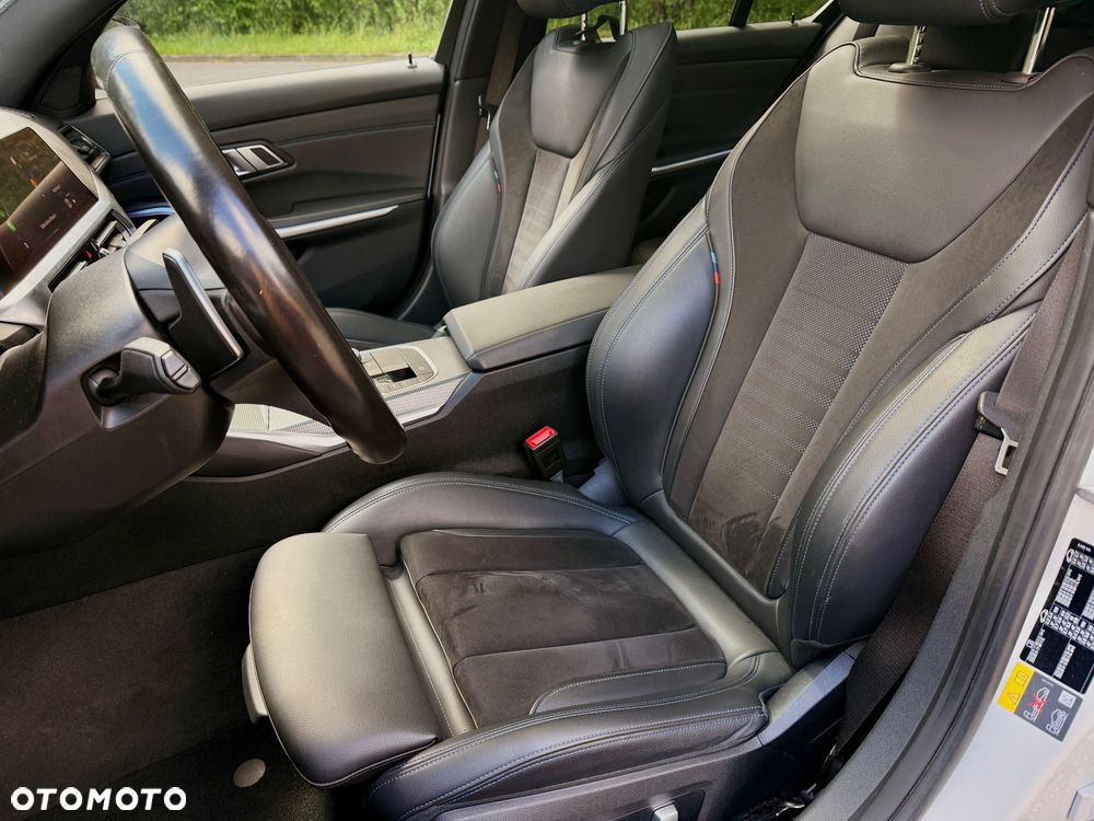 BMW Seria 3 330e xDrive M Sport sport - 24