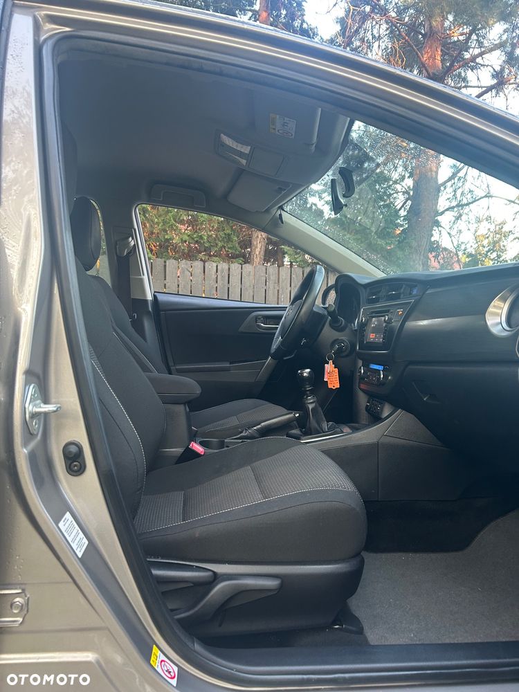 Toyota Auris - 34
