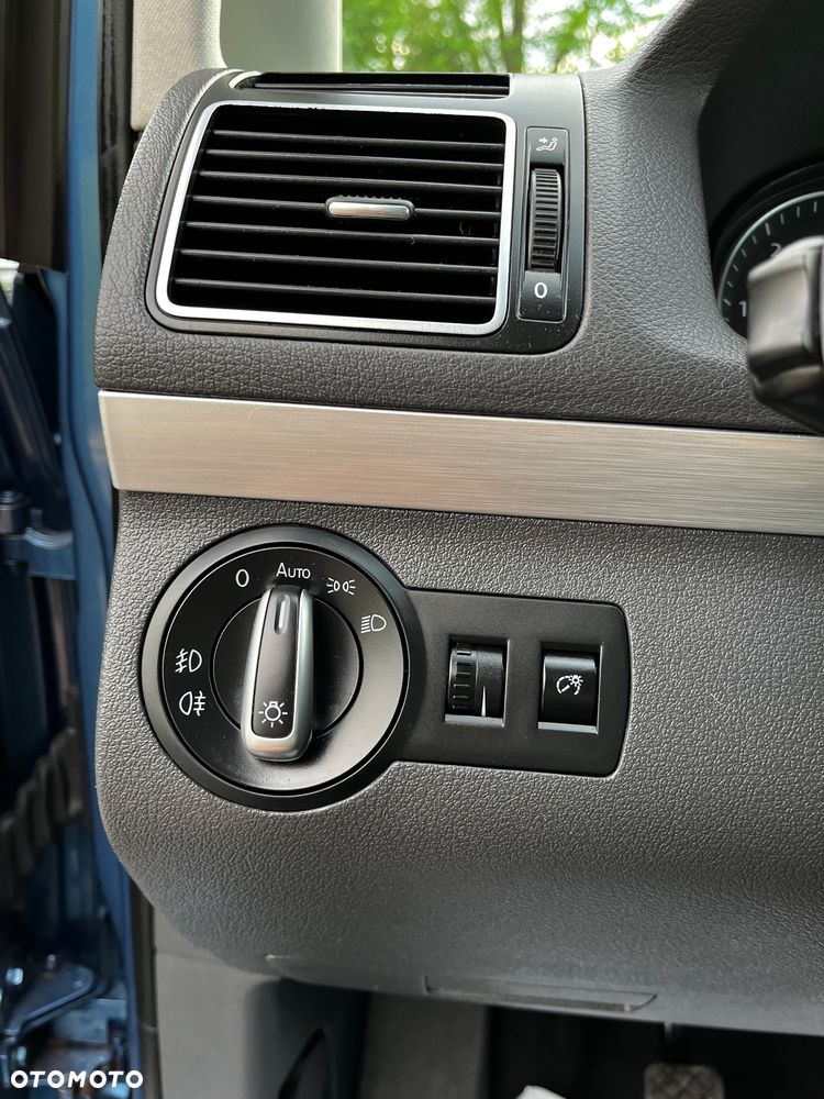 Volkswagen Touran 2.0 TDI DPF Cup - 13