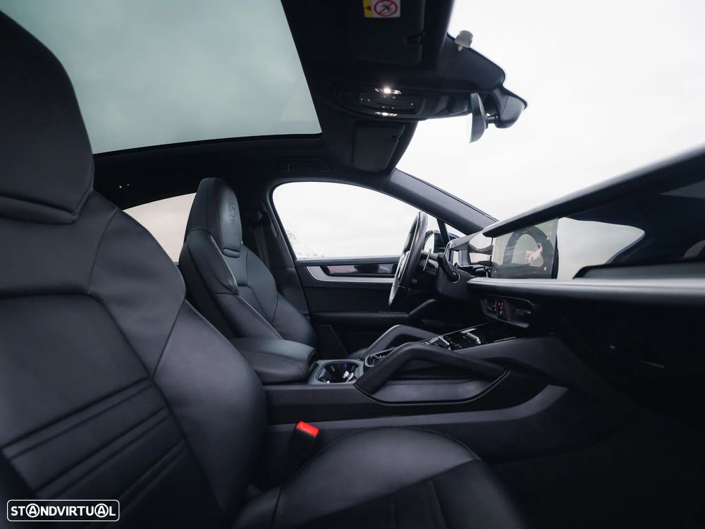 Porsche Cayenne Coupé E-Hybrid - 12