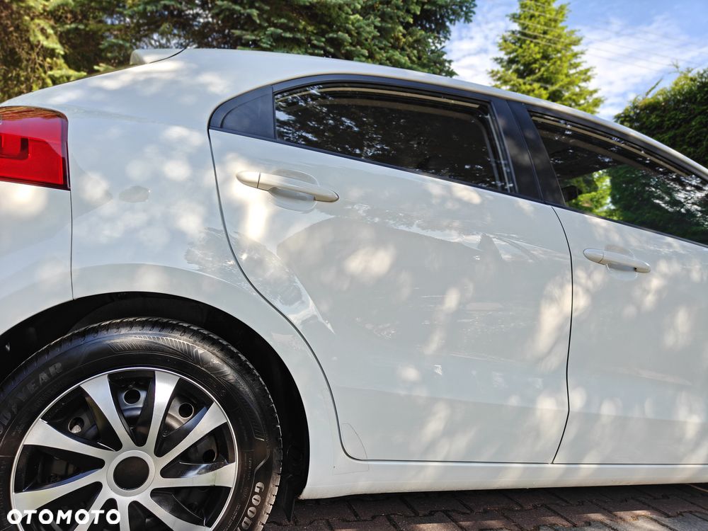 Kia Rio - 12