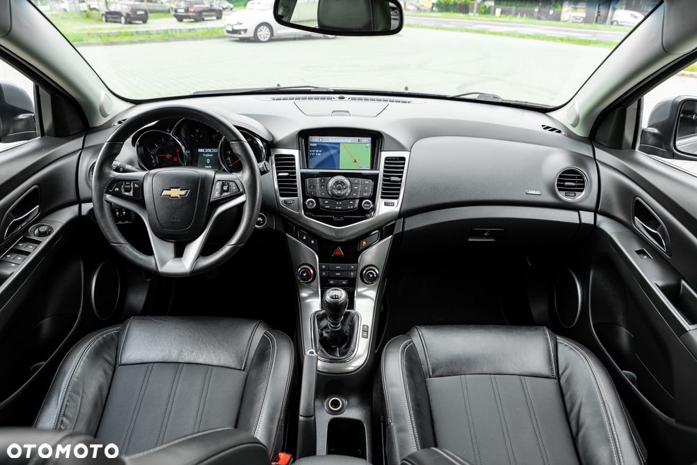 Chevrolet Cruze 1.4 T LT - 26