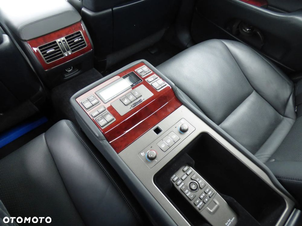 Lexus LS 600h L Superior - 24