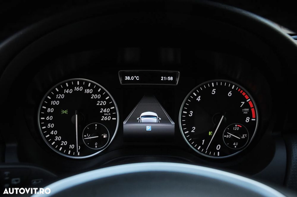 Mercedes-Benz A 180 AMG Line - 20