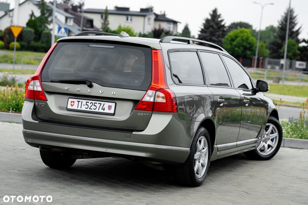 Volvo V70 2.5T Summum - 14