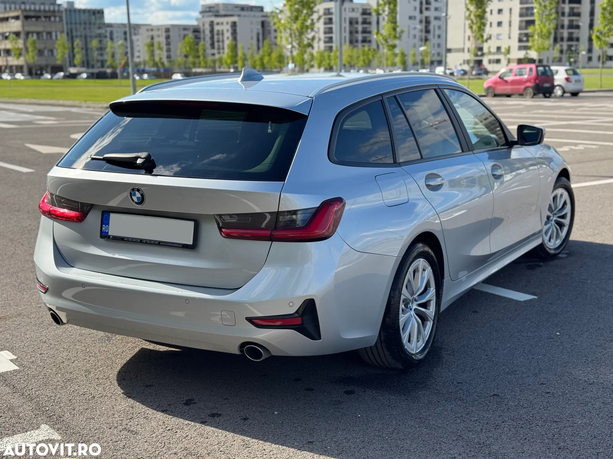 BMW Seria 3 318d Touring Aut. - 4