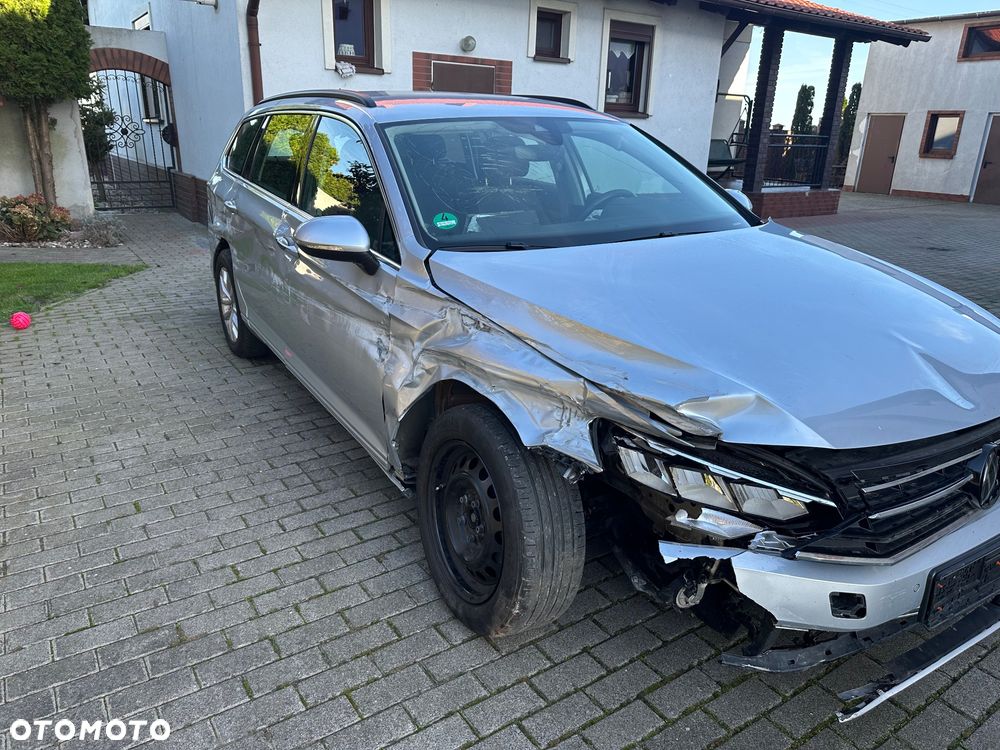 Volkswagen Passat 2023 photo 2