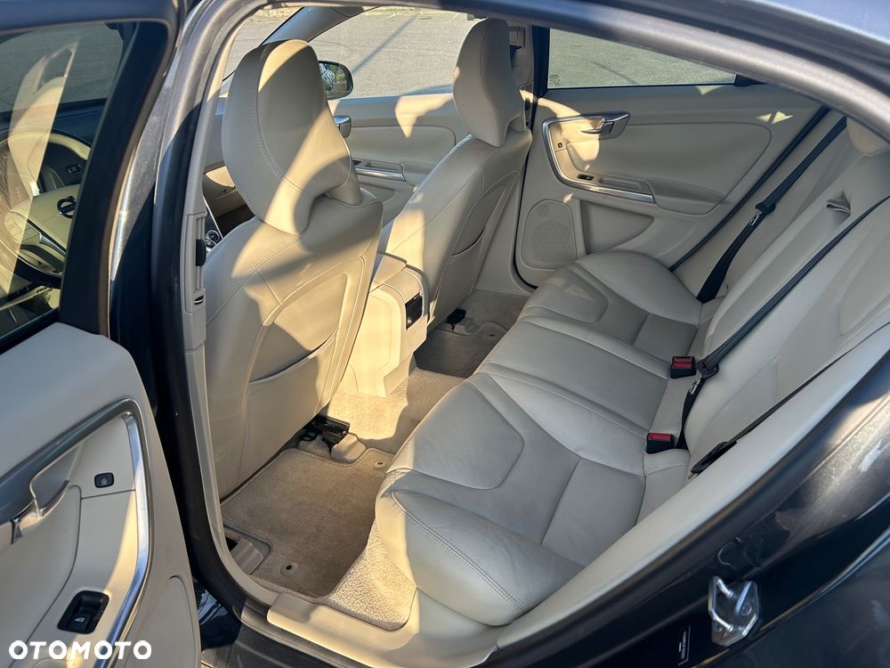 Volvo S60 - 9