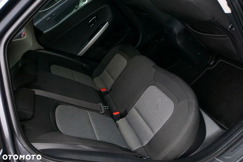 Kia Ceed 1.6 GDI Dream Team Edition - 27