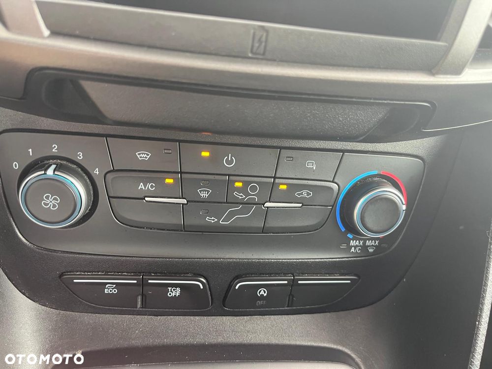 Ford Transit Connect - 12