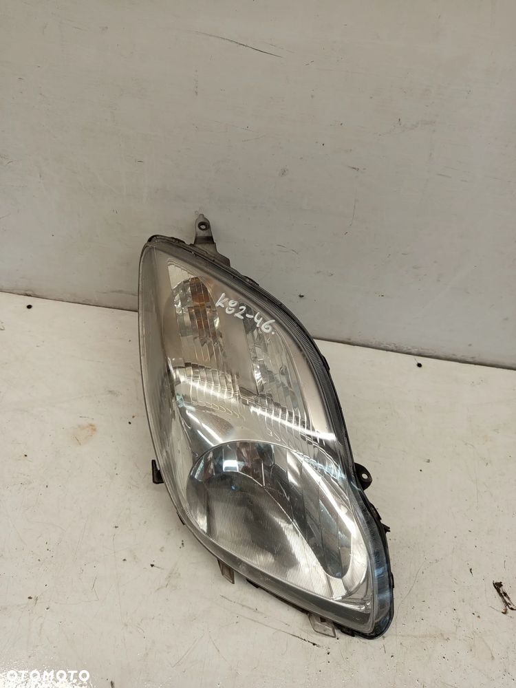 + LAMPA PRZOD PRZEDNIA PRAWA TOYOTA YARIS 2 II - 2