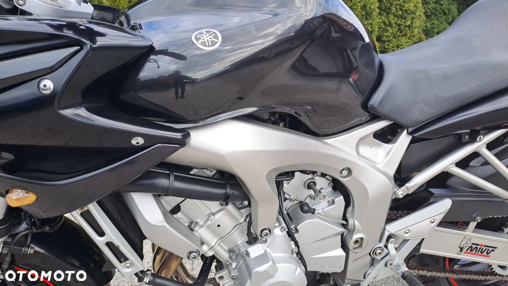 Yamaha FZ - 30