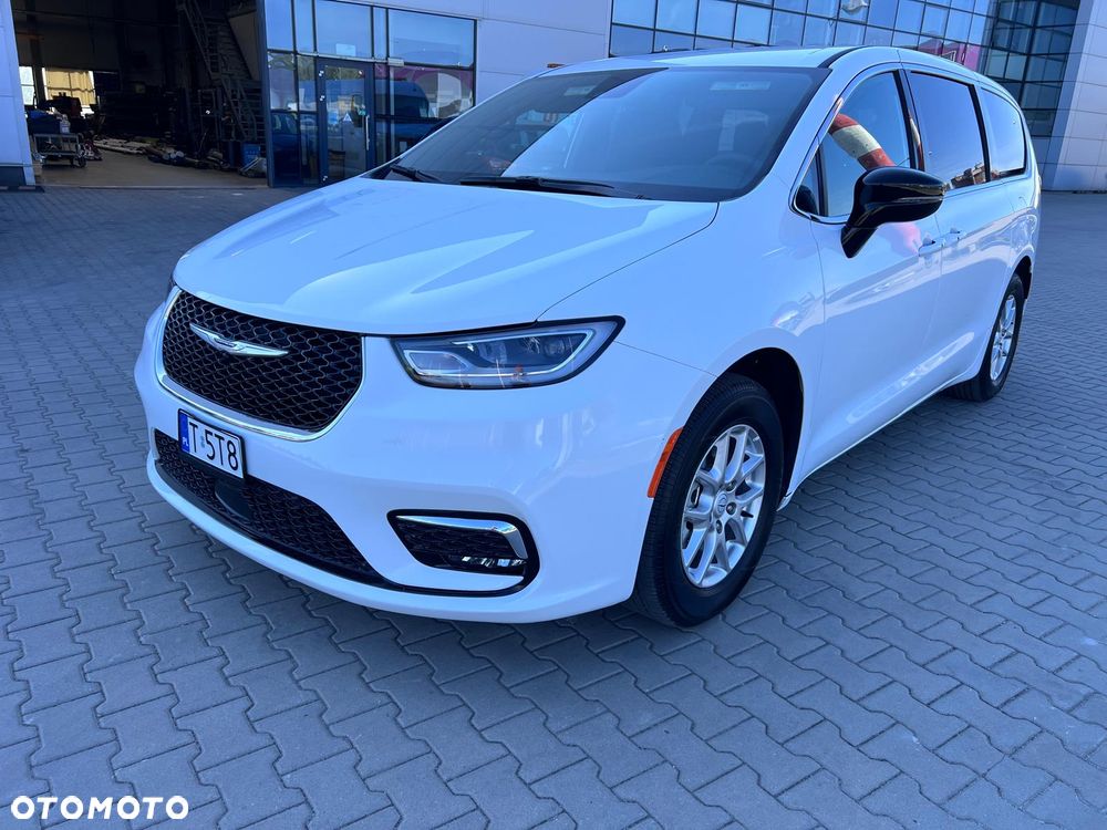 Chrysler Pacifica - 33