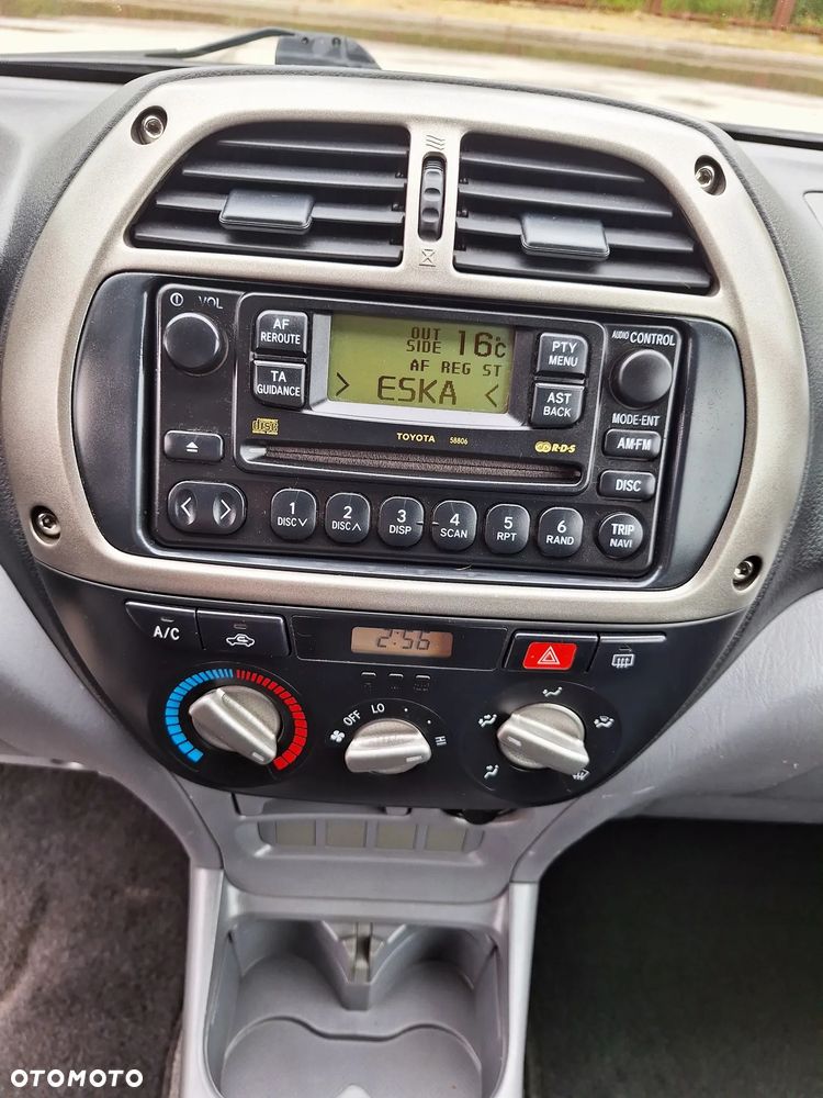 Toyota RAV4 D-4D 4x4 - 38