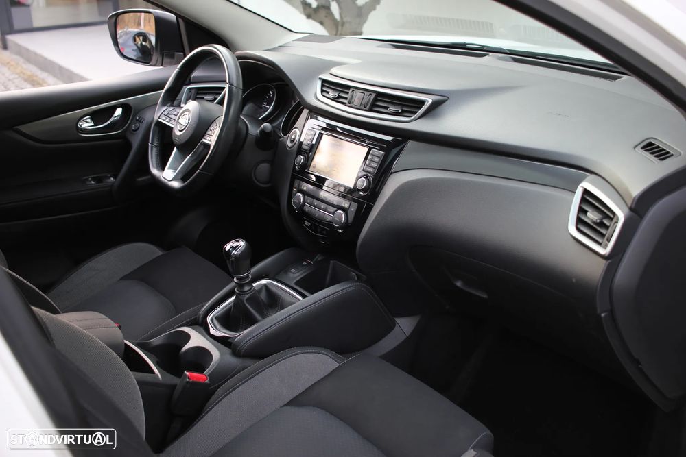 Nissan Qashqai 1.5 dCi N-Connecta Business - 22