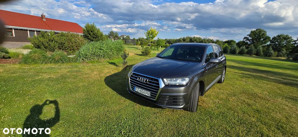 Audi Q7 - 1