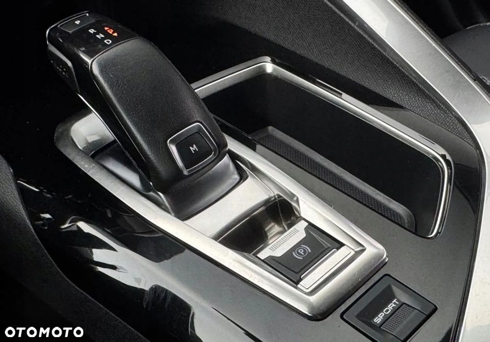 Peugeot 3008 BlueHDi 130 Stop & Start EAT8 Allure - 9