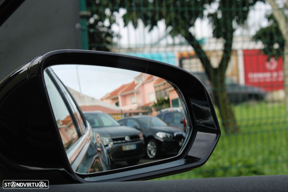 Volvo V60 2.0 D3 Momentum Plus Geartronic - 33