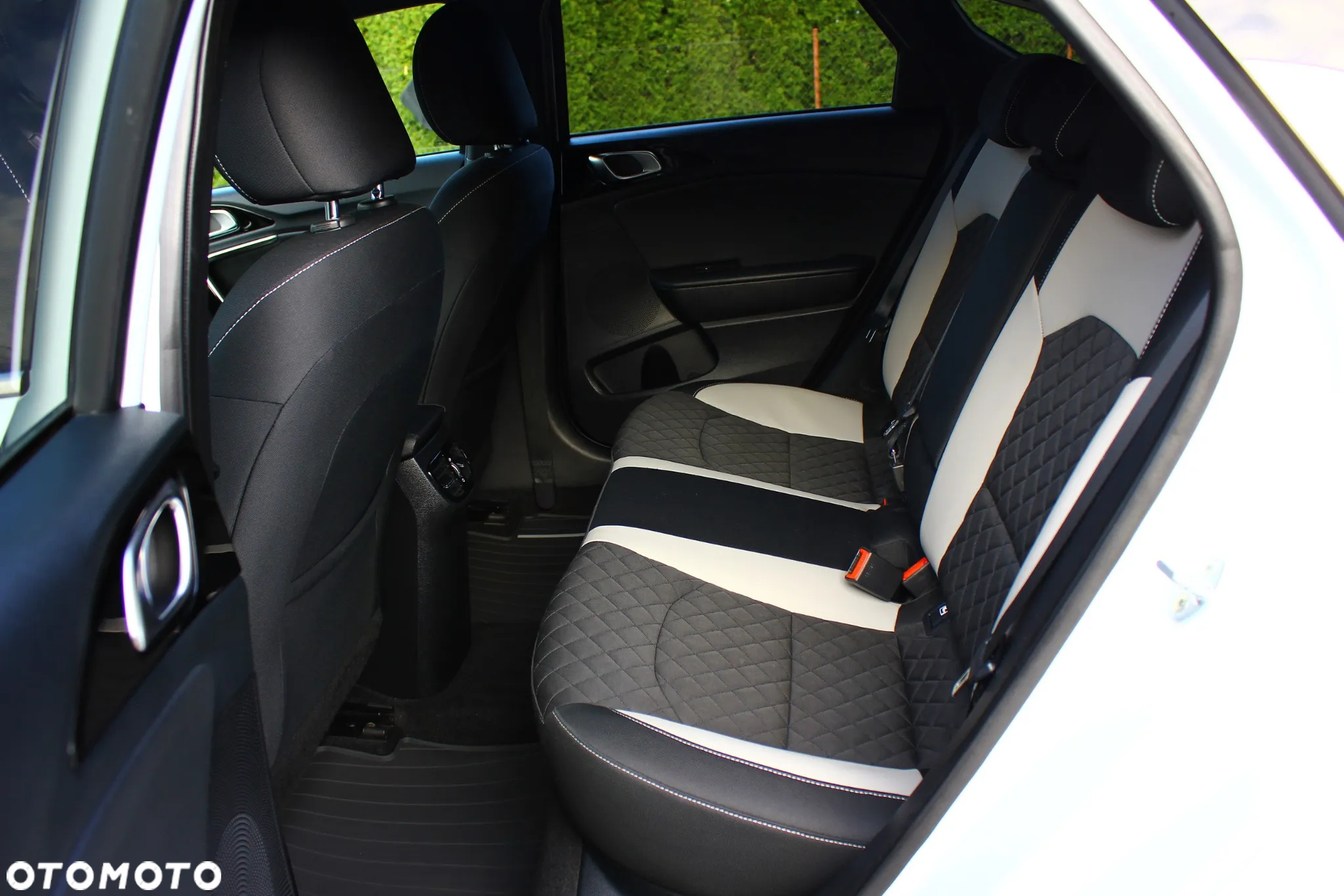 Kia ProCeed 1.4 T-GDI GT Line - 34