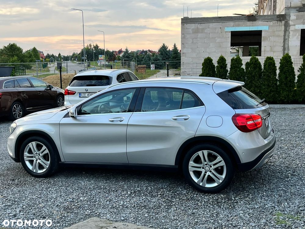 Mercedes-Benz GLA 180 - 25
