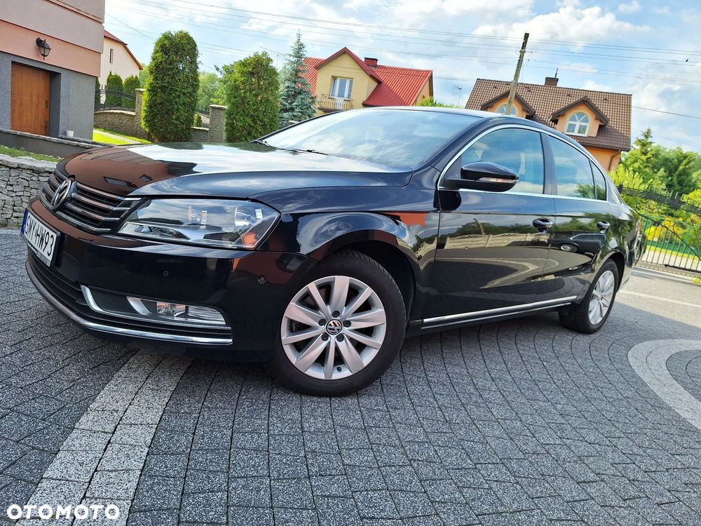 Volkswagen Passat - 1