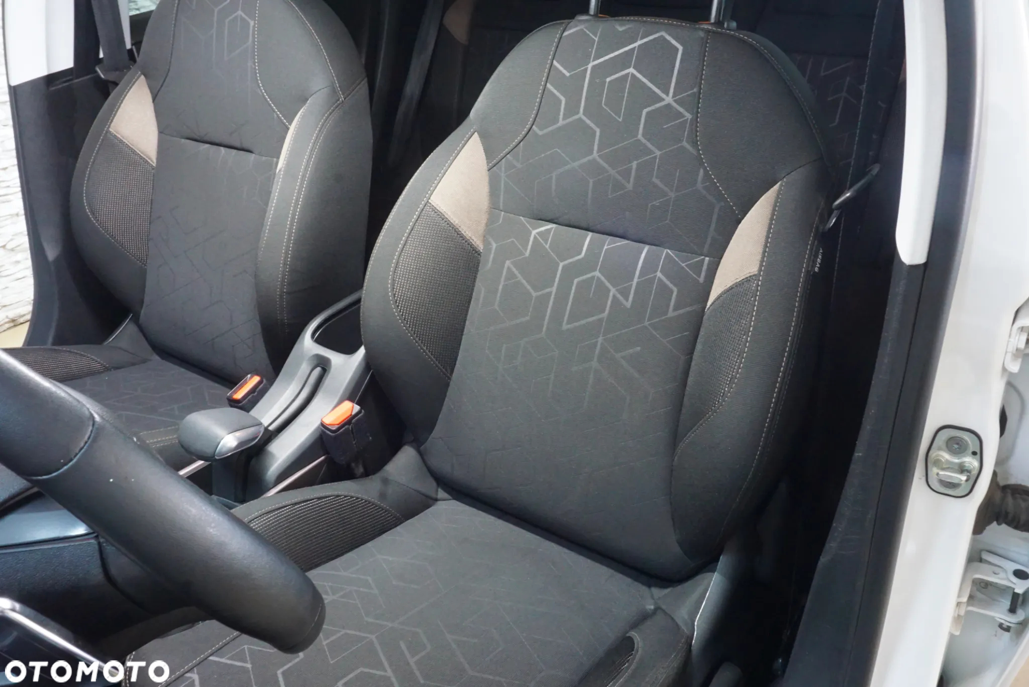 Peugeot 2008 82 e-VTI ETG5 Active - 30