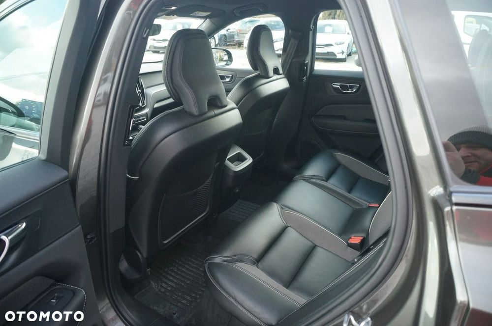 Volvo XC 60 B4 B Geartronic RDesign - 24