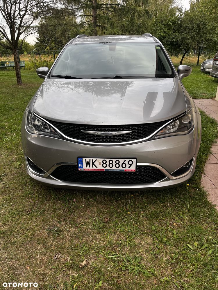 Chrysler Pacifica - 2