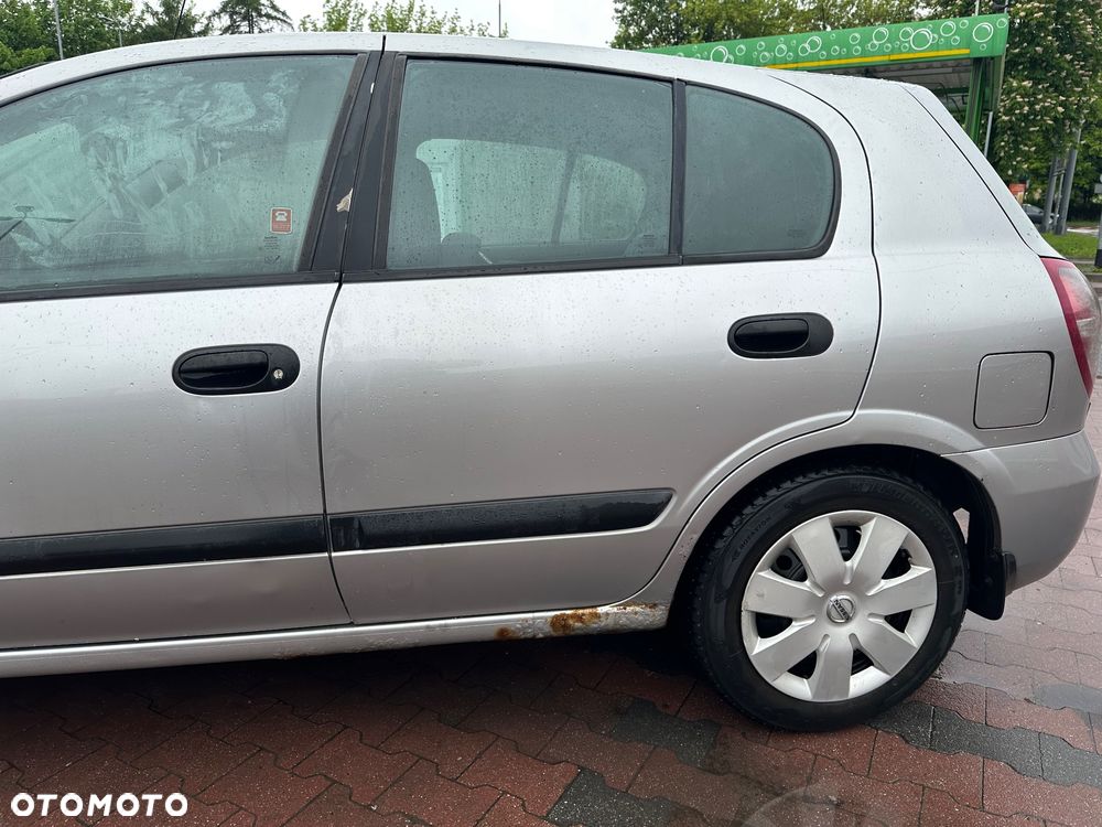 Nissan Almera 1.5 Base - 8