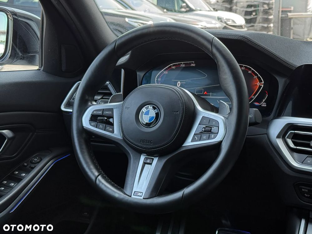 BMW Seria 3 320d M Sport - 17