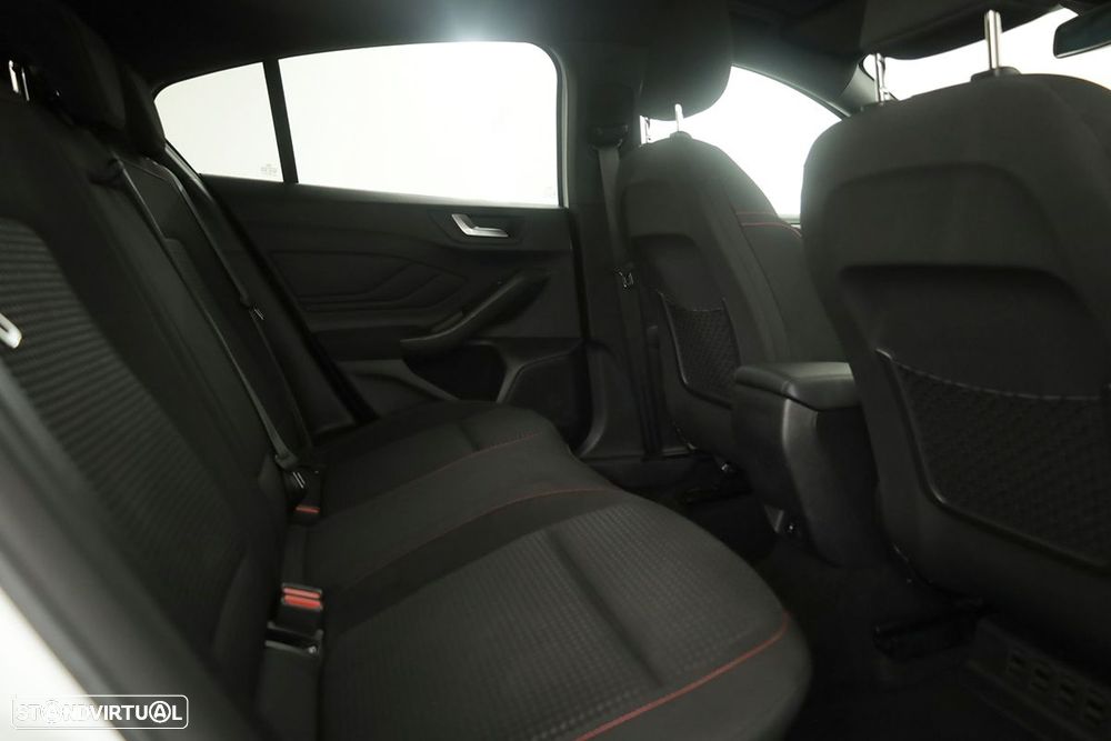 Ford Focus 1.0 EcoBoost MHEV ST-Line X - 22