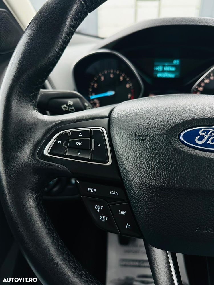 Ford Kuga 1.5 EcoBoost 2x4 Business Edition - 28