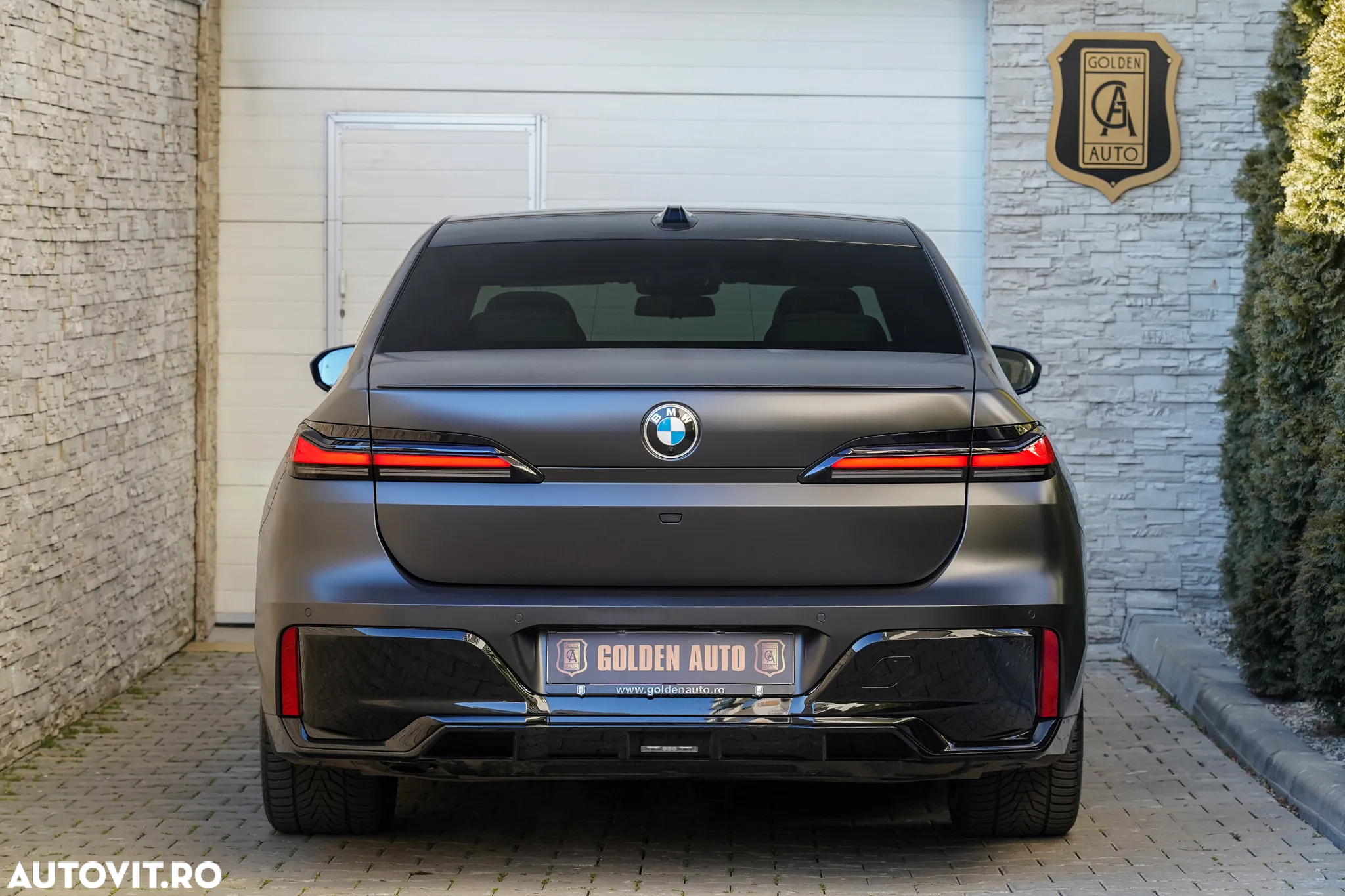 BMW Seria 7 740d xDrive MHEV - 31