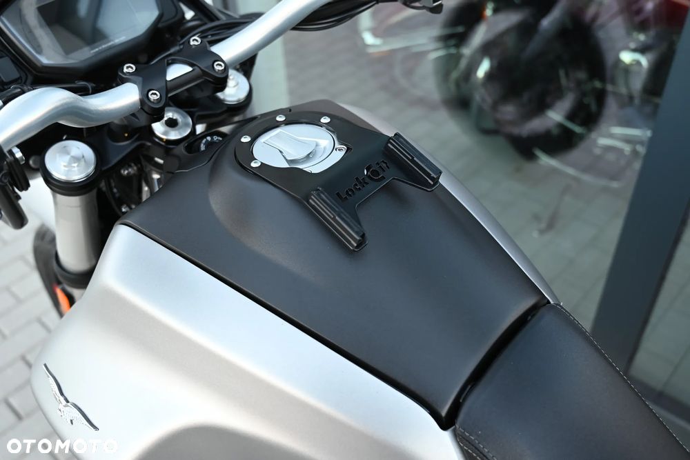 Moto Guzzi V85 - 27