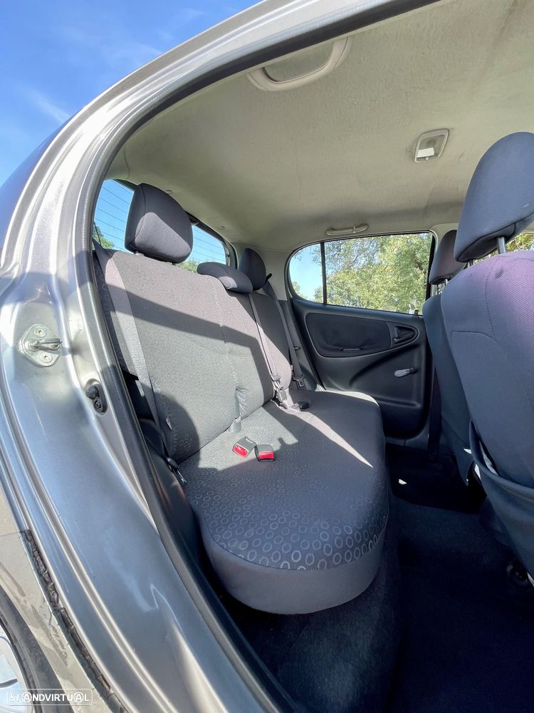 Toyota Yaris 1.0 Sol - 17