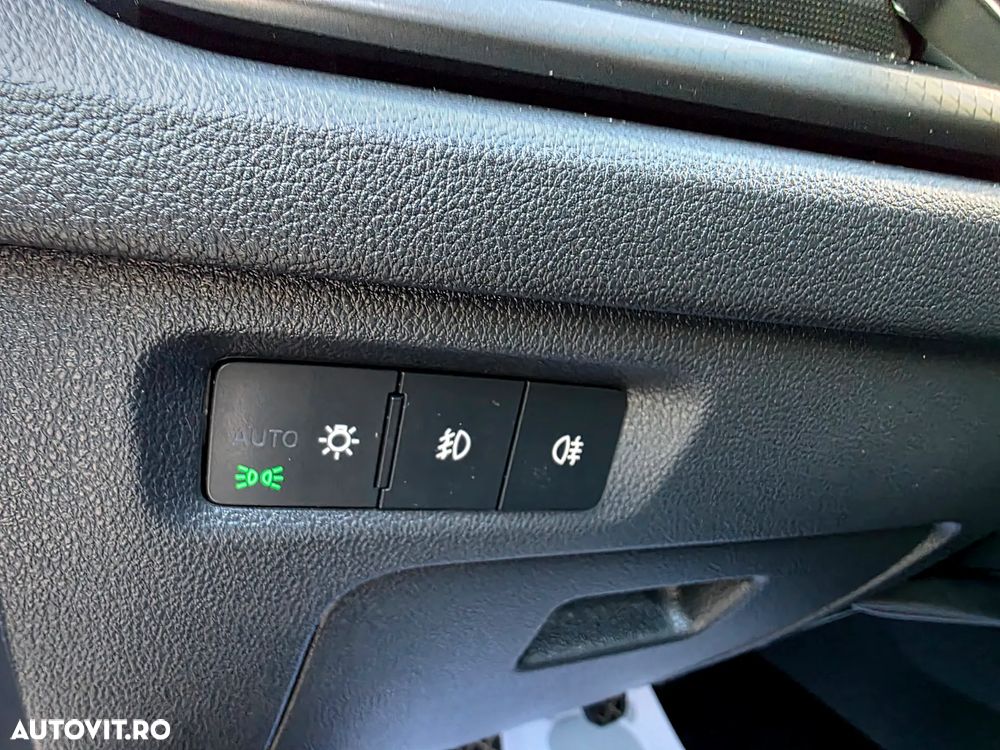 Skoda Octavia Combi 2.0 TDI Ambition - 18