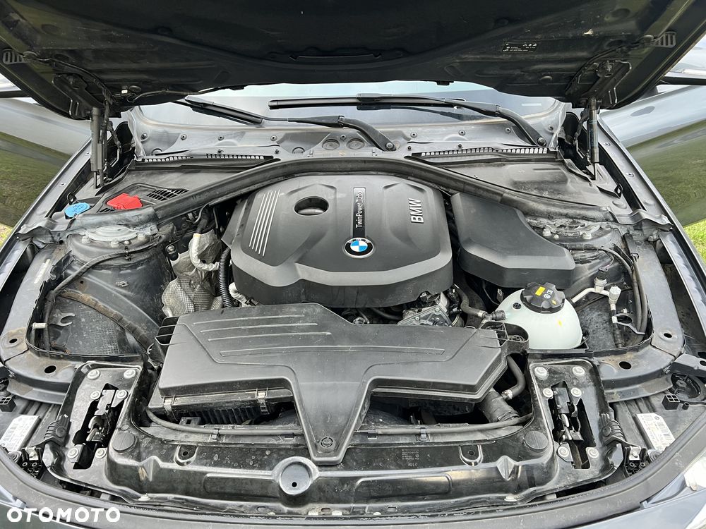 BMW Seria 3 318i Sport Line - 28