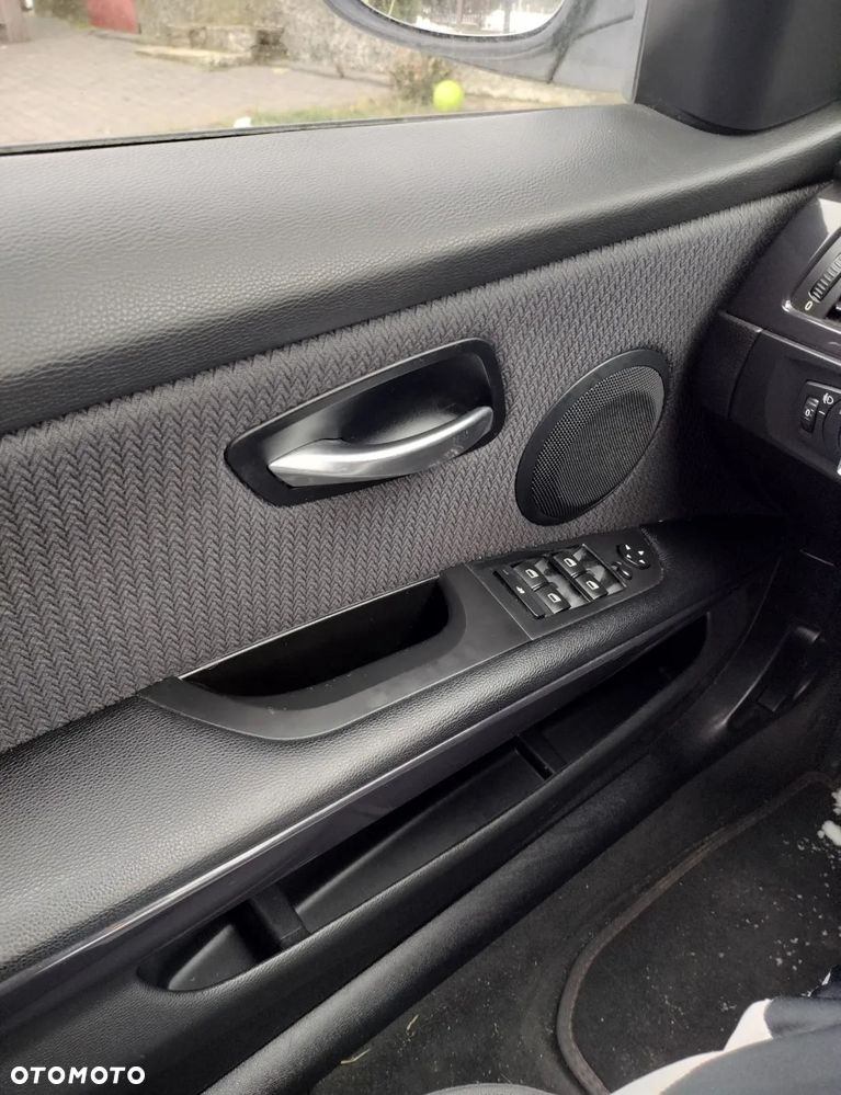 BMW Seria 3 318i - 8