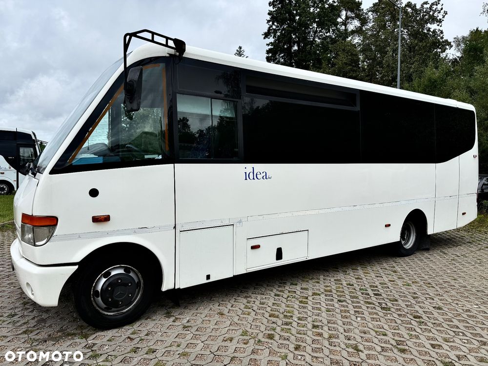 Mercedes-Benz Mediano 32+7 - 13