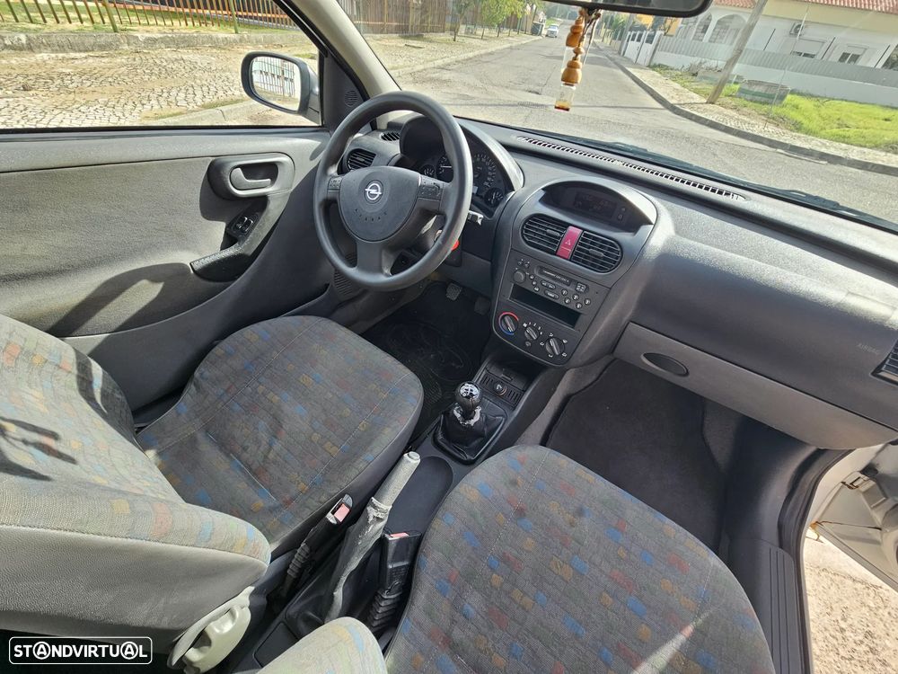 Opel Corsa 1.7 DTi 16V - 11