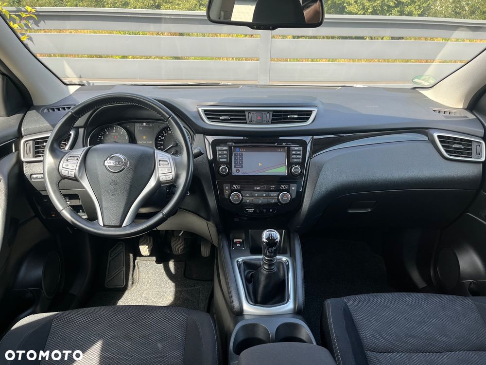 Nissan Qashqai 1.2 DIG-T N-Vision - 17