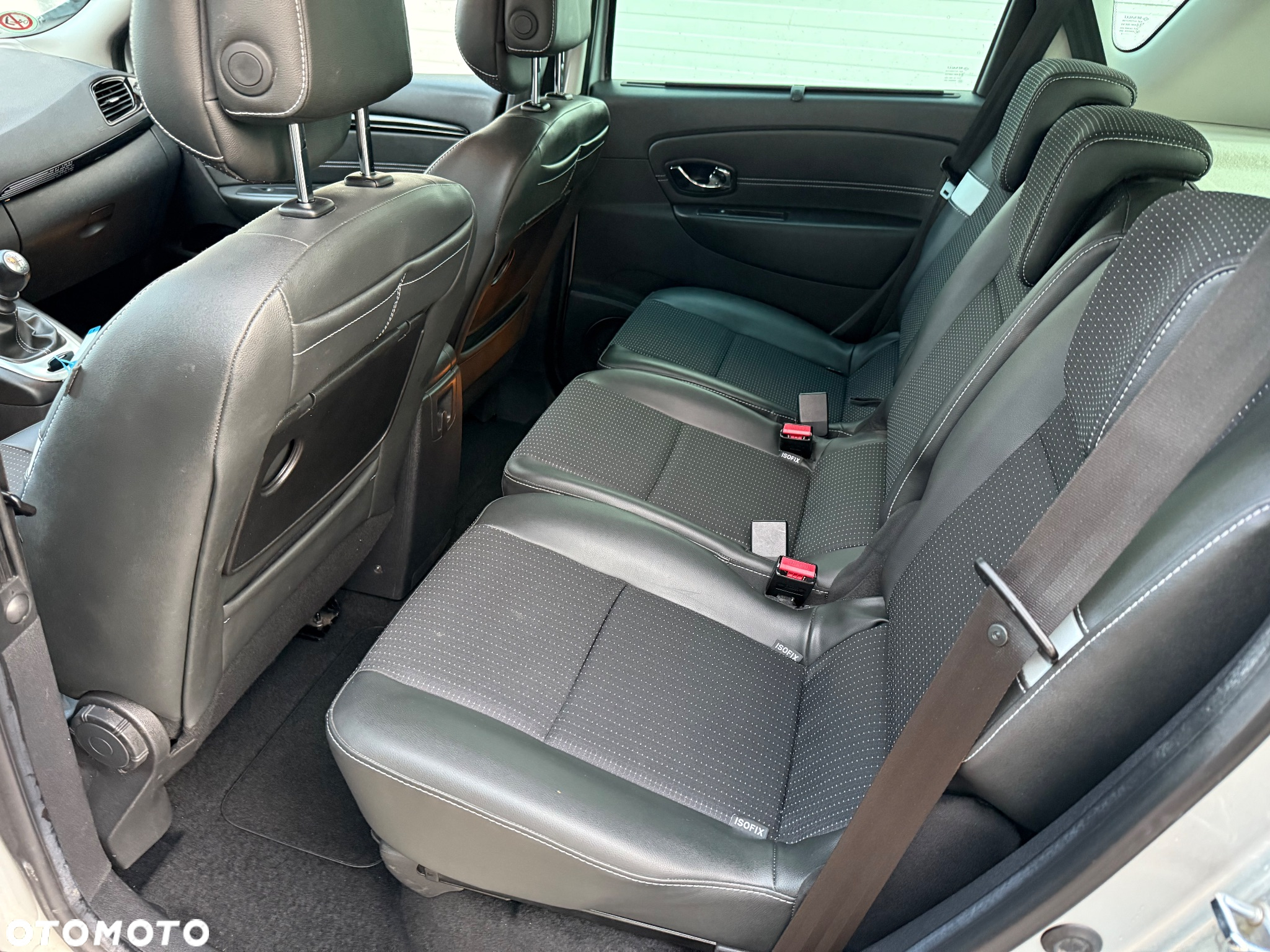 Renault Scenic 1.6 16V 110 Dynamique - 8