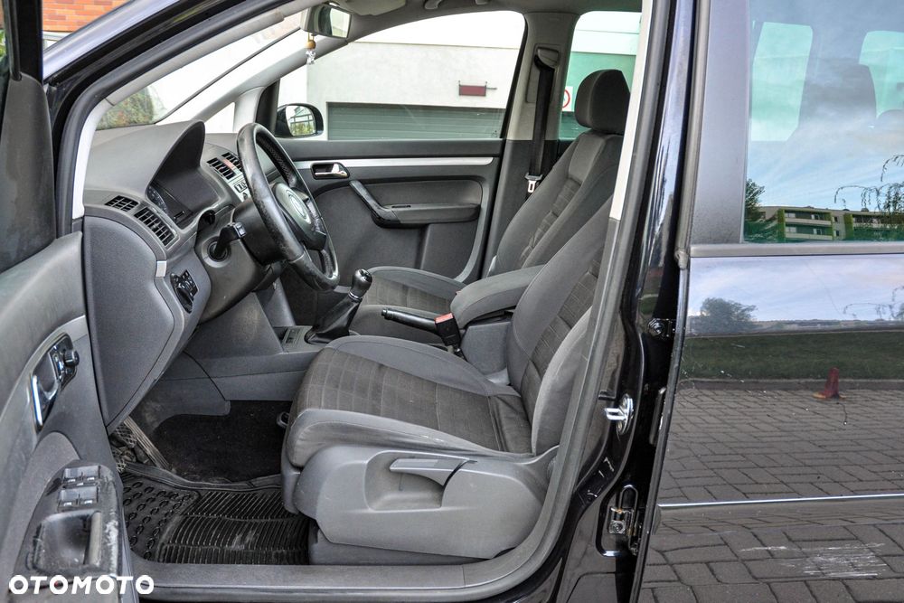 Volkswagen Touran - 7