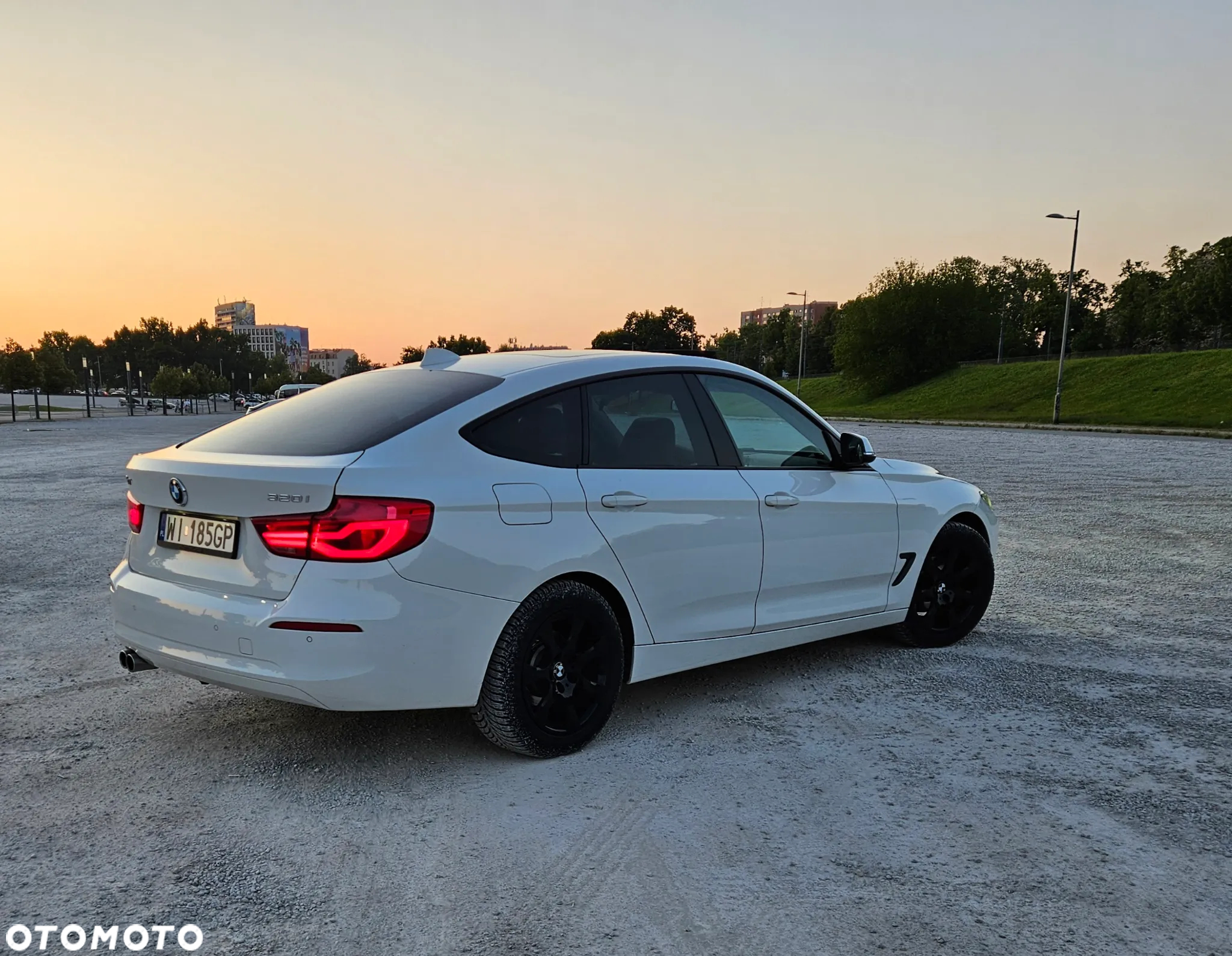 BMW 3GT 320i - 13