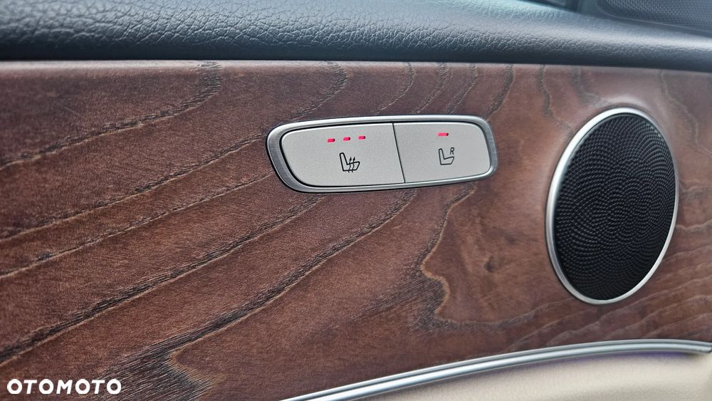 Mercedes-Benz Klasa E 220 d 9G-TRONIC - 13