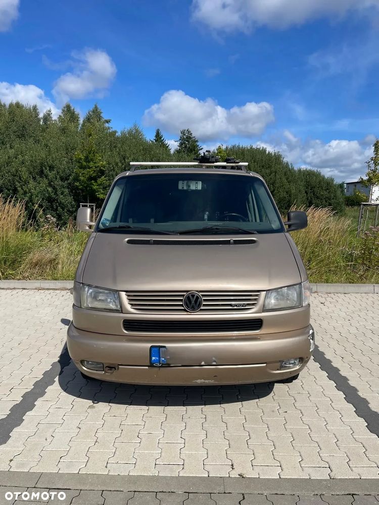 Volkswagen Caravelle - 2