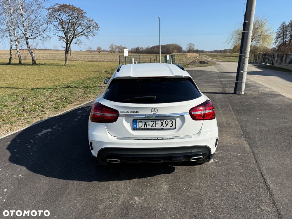 Mercedes-Benz GLA 200 7G-DCT - 7